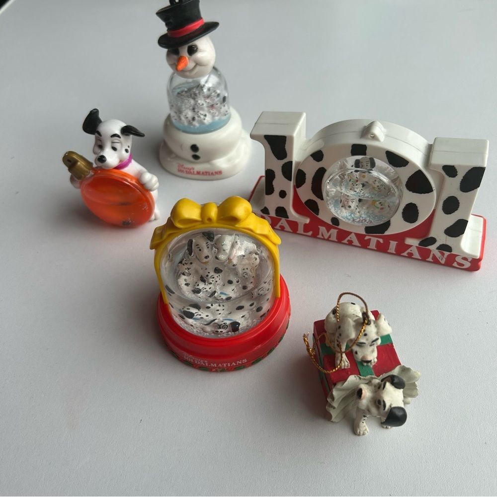 101 Dalmatians Snow Globe Set